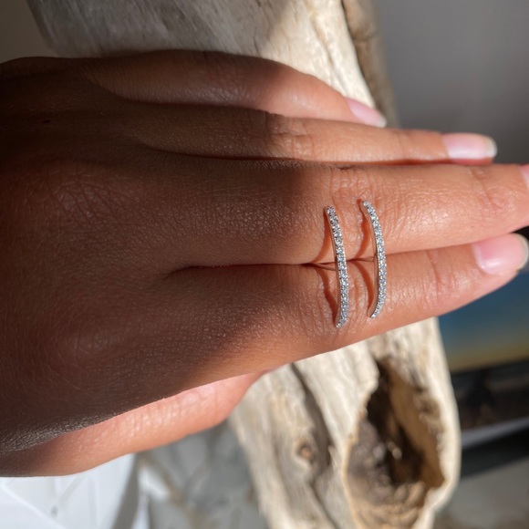 Trendy Ear Cuff - Picture 4 of 5